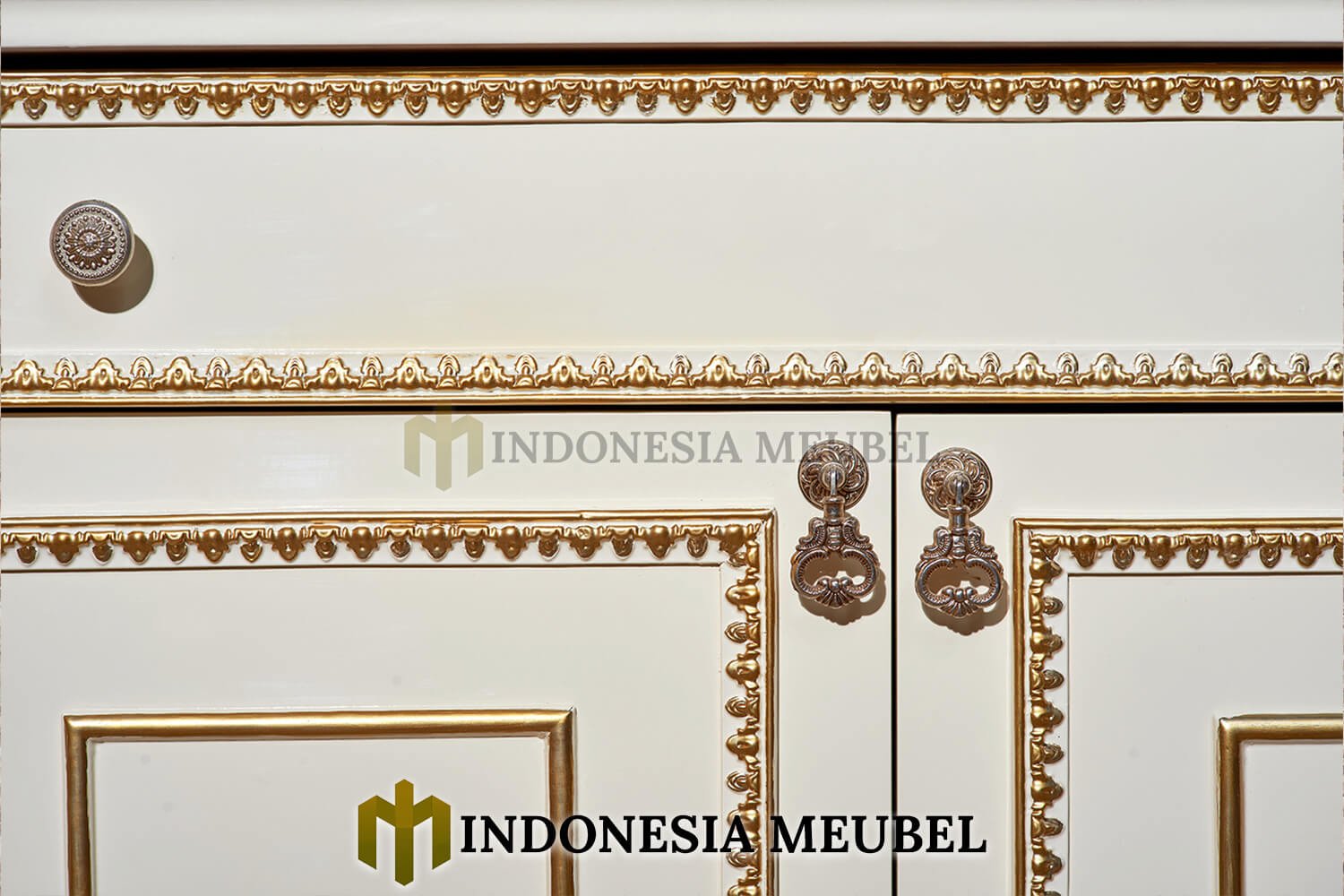 Lemari Pajangan Kaca Mewah Klasik Elegant Model IM-619 3 Lemari Pajangan Kaca Mewah Klasik Elegant Model IM-619.2